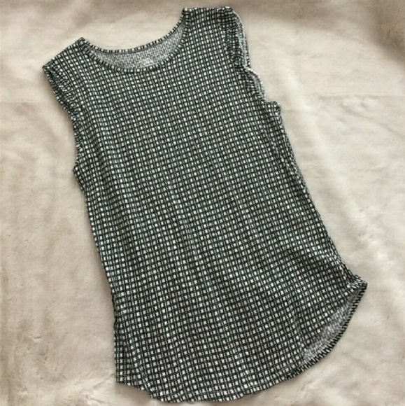LOFT Tops - LOFT linen sleeveless blouse black and white check